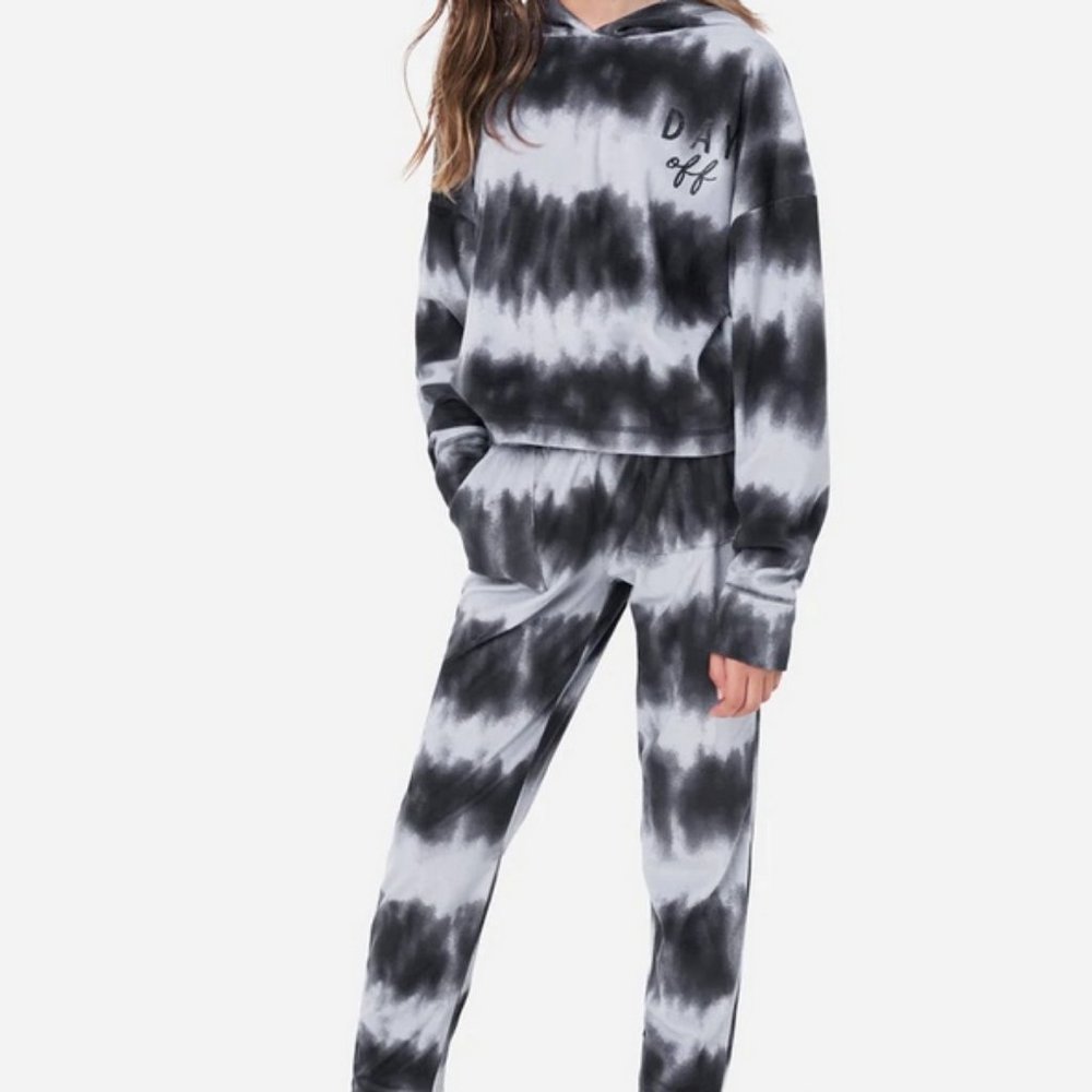 NWT 7 8 JUSTICE tie dye hood pajamas easter christmas spring winter loungewear